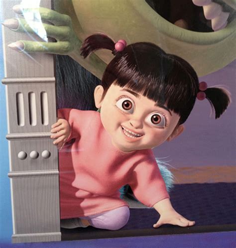 Mary Gibbs, o mejor conocida como Boo, es la tritagonista de Monsters, Inc. — Ella es una niña humana de dos años de edad que se escapó de su habitación después de que Randall intentara secuestrarla para sus experimentos. Luego de su primer encuentro con Sulley, Sulley y Mike trataron en repetidas ocasiones devolverla a su hogar. Boo es una niña asquerosamente adorable, curiosa e ... 